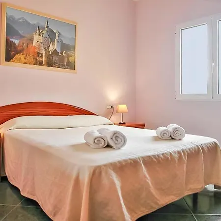 Cala'n Blanes Sleeps 6 Pool Air Con Wifi Villa