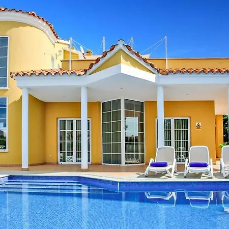 Cala'n Blanes Sleeps 6 Pool Air Con Wifi Villa *