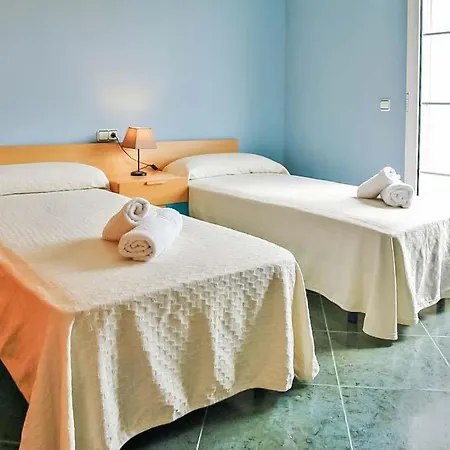 Cala'n Blanes Sleeps 6 Pool Air Con Wifi *
