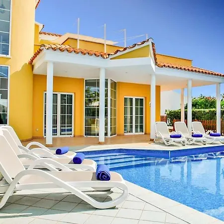 Cala'n Blanes Sleeps 6 Pool Air Con Wifi
